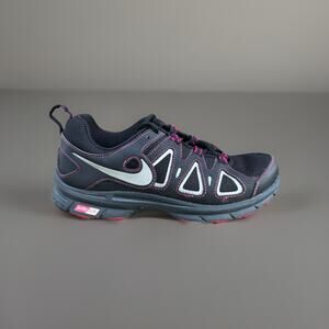 - Nike Alvord 10 Woman’s Size 9 Low Black Super Clean